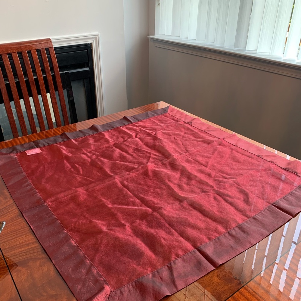 NWT Tablecloth - Picture 3 of 5